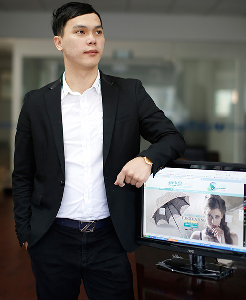 王翔鹏:用工业设计助“雨中鸟”起飞